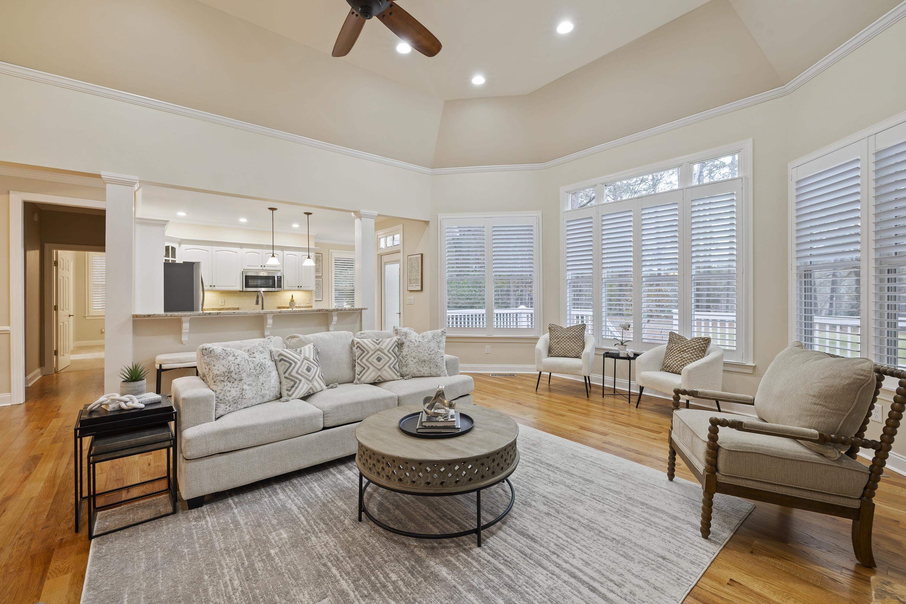 Single Family 4BR 4BA - 1010 LAKE DRIVE, Greensboro, GA
