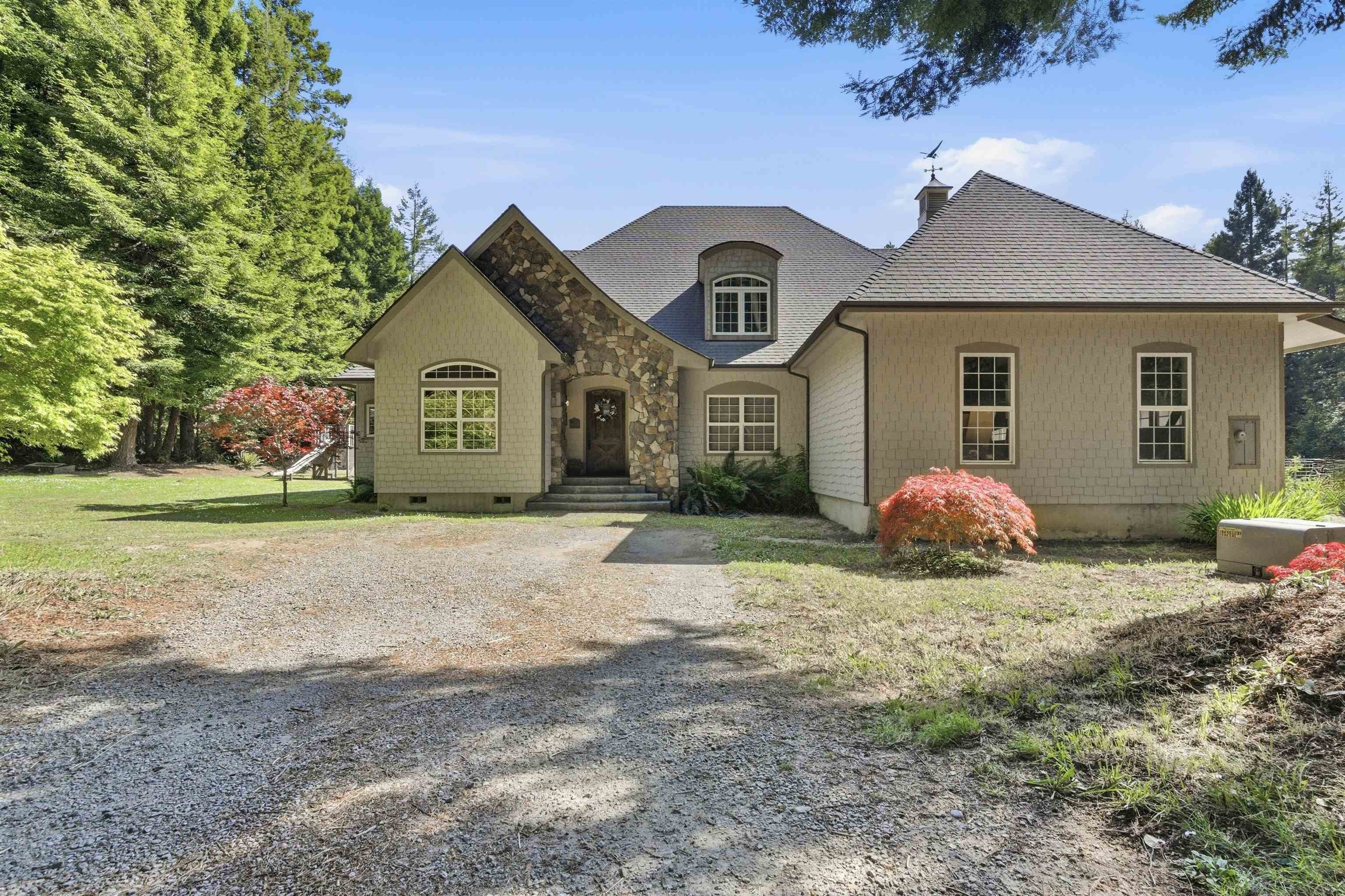 Single Family 4BR 3BA - 250 Steeps, Crescent City, CA