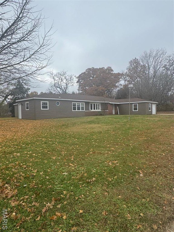 Single Family 4BR 3BA - 301 W Shawnee Street, Bloomfield, MO