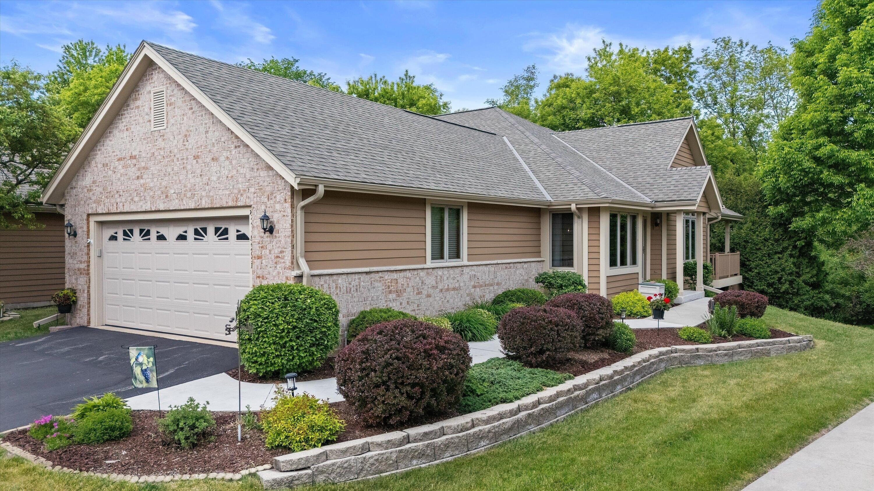 Condo 2BR 3BA - W243N2205 Deer Park Ct, Pewaukee, WI
