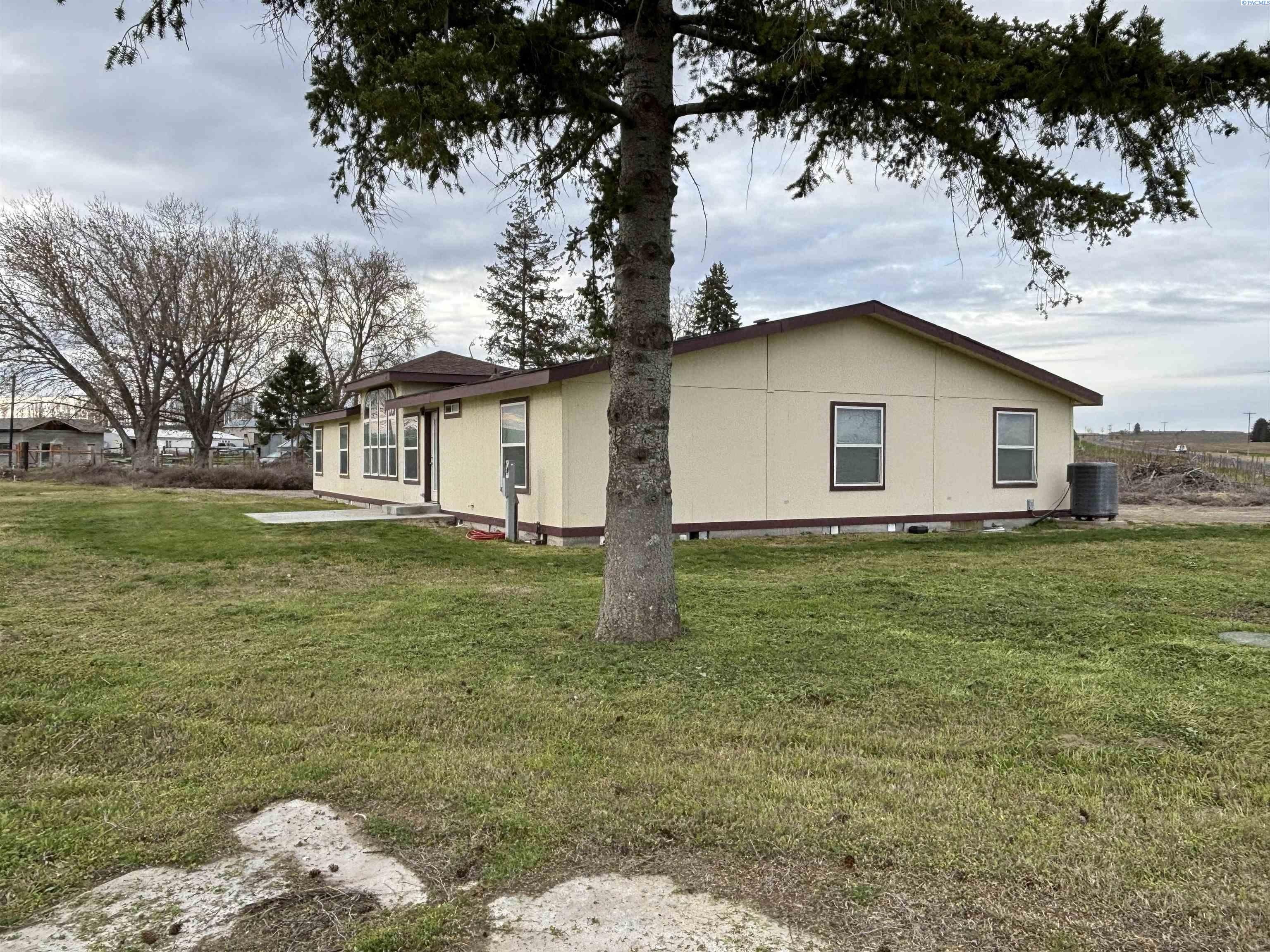 Manufactured Housing 4BR 2BA - 5803 Taylor Flats Rd, Pasco, WA