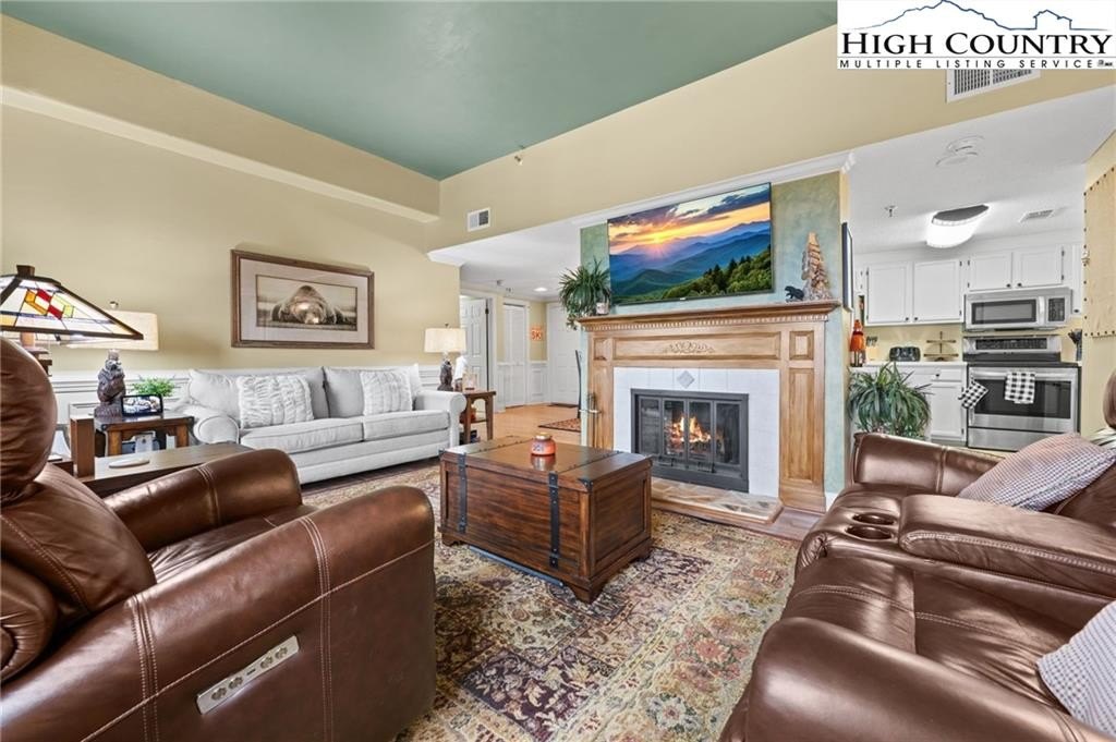 Condo 2BR 2BA - 303 Sugar Top Drive, Sugar Mountain, NC