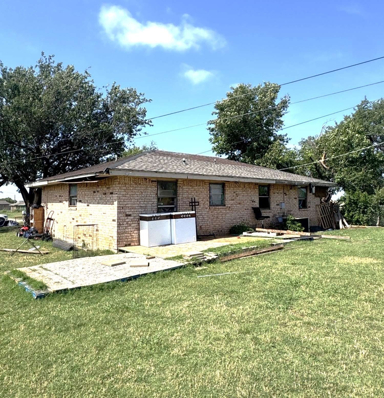 Single Family 3BR 2BA - 1613 SW New York Ave, Lawton, OK