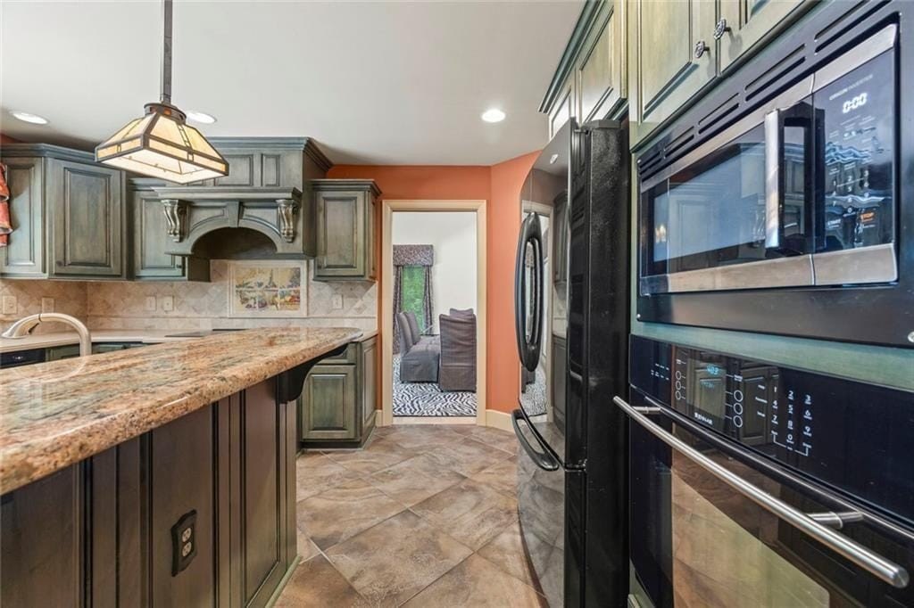 Single Family 4BR 4BA - 825 Riverbend Parkway, Athens, GA