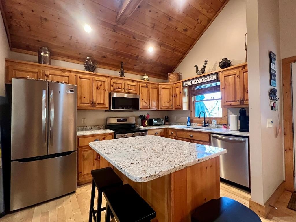 403 BAREFOOT RISE
