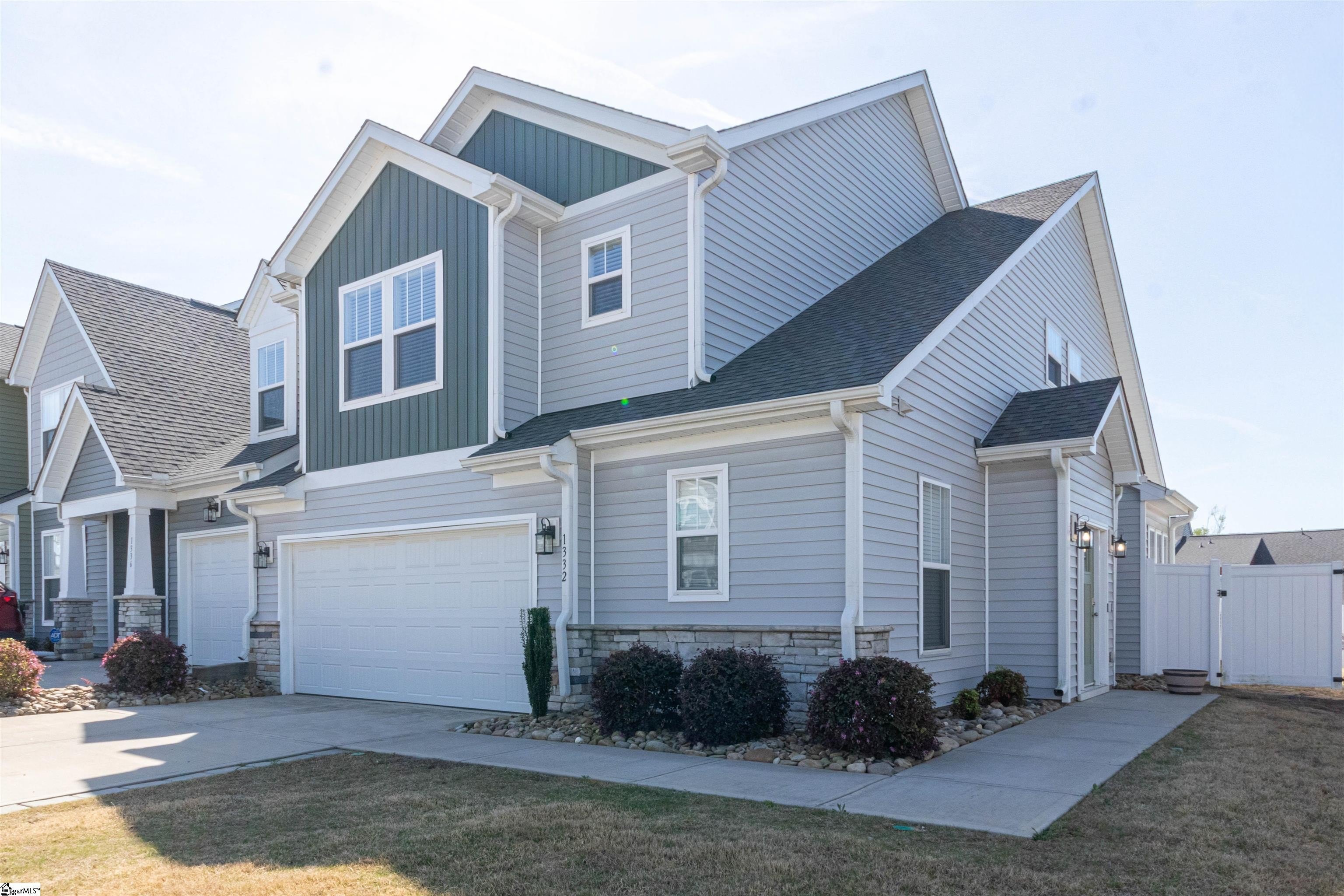 Single Family 3BR 3BA - 1332 SUMMER GOLD Way, Boiling Springs, SC
