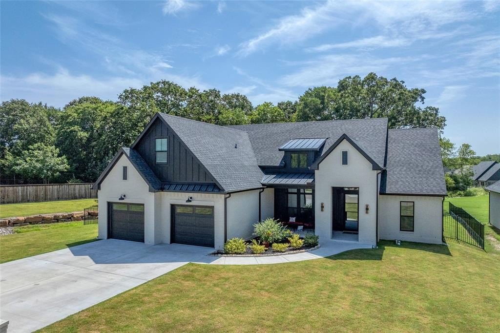 Single Family 4BR 4BA - 160 Bent Oak Drive, Pottsboro, TX