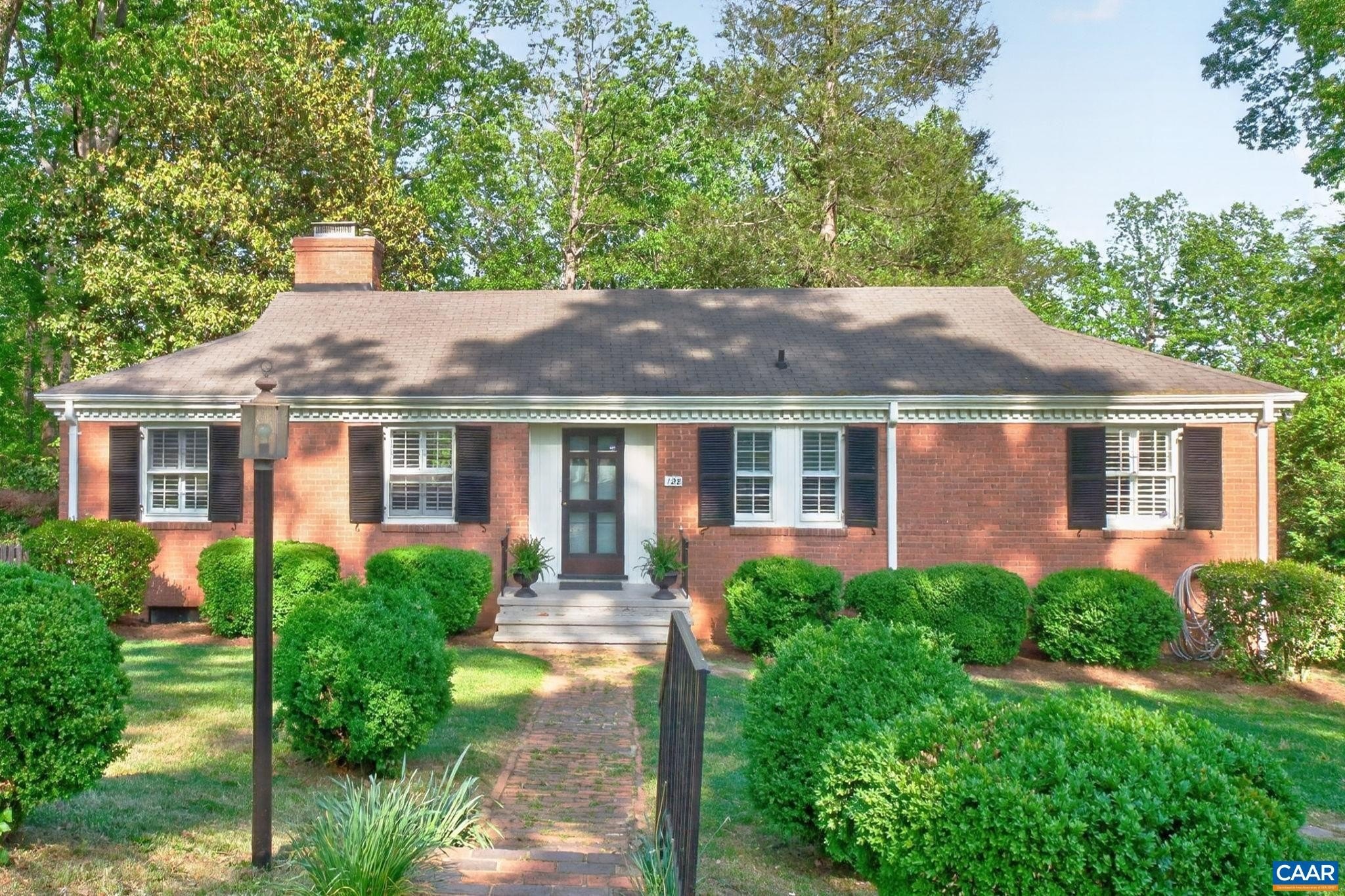 Single Family 4BR 3BA - 128 N BENNINGTON RD, CHARLOTTESVILLE, VA