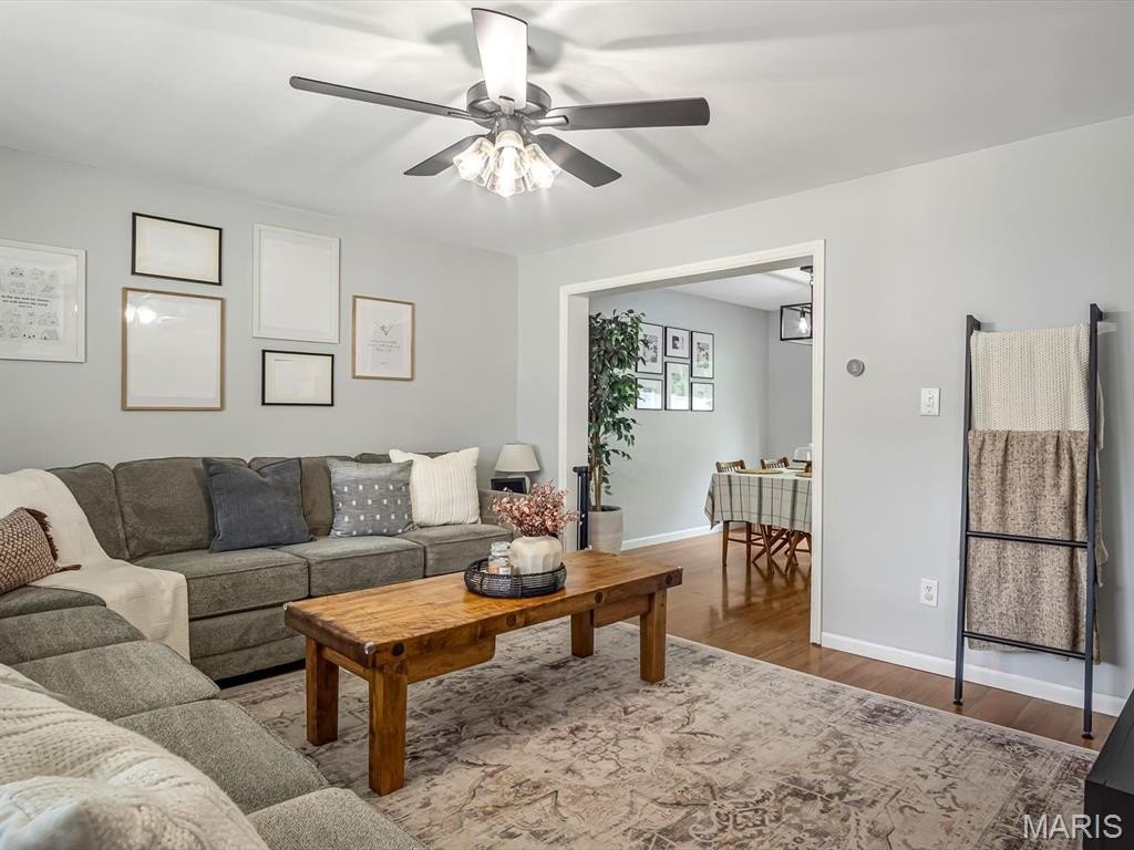 Single Family 3BR 4BA - 29 Williamsburg Lane, Glen Carbon, IL