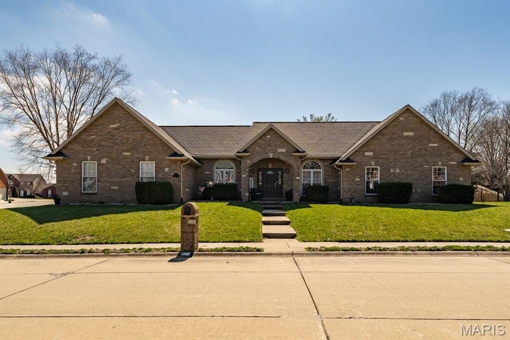 Single Family 4BR 4BA - 117 Callaway Court, O'Fallon, IL