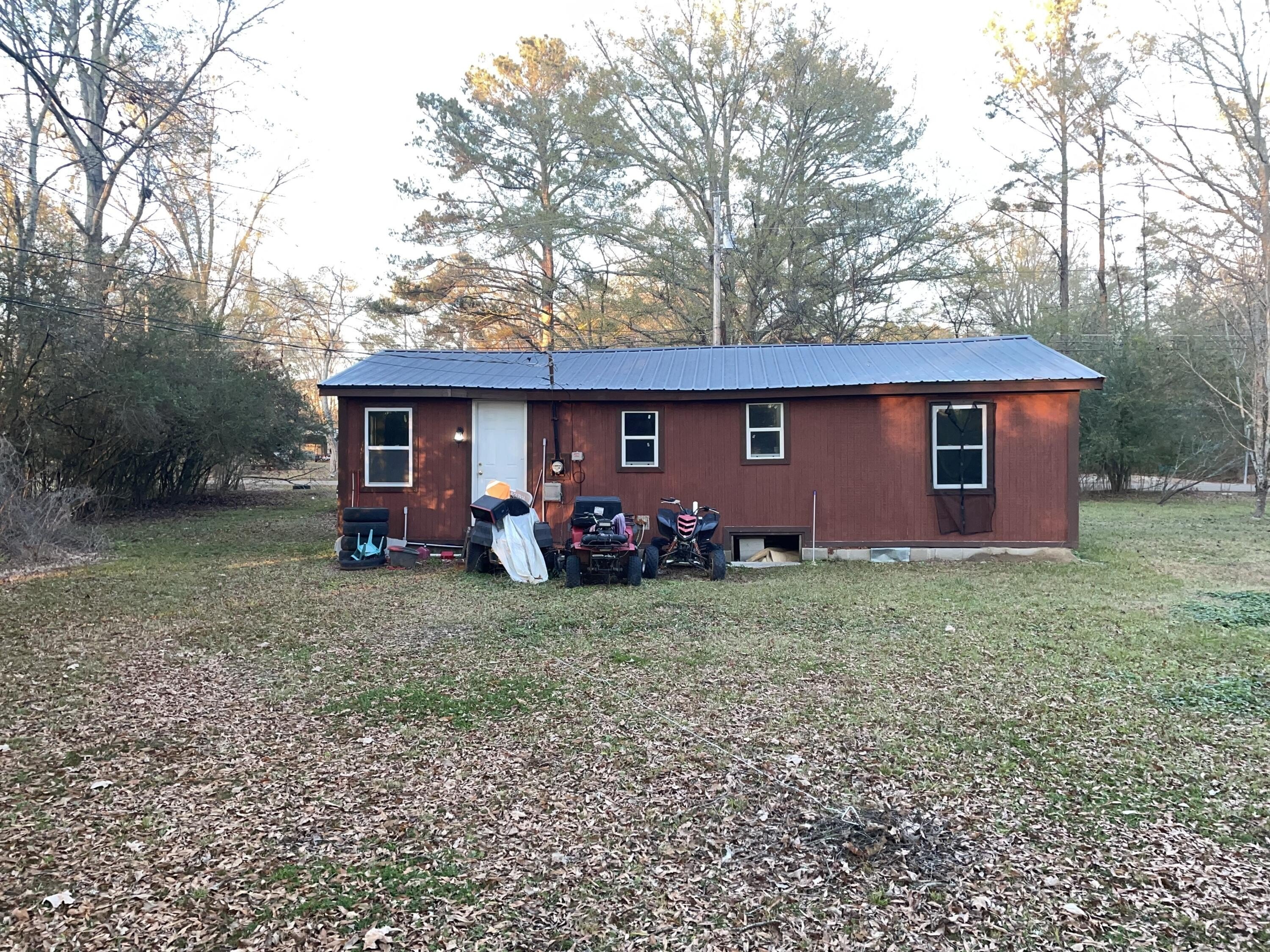 Single Family 2BR 1BA - 323 Old Highway 45, Shannon, MS