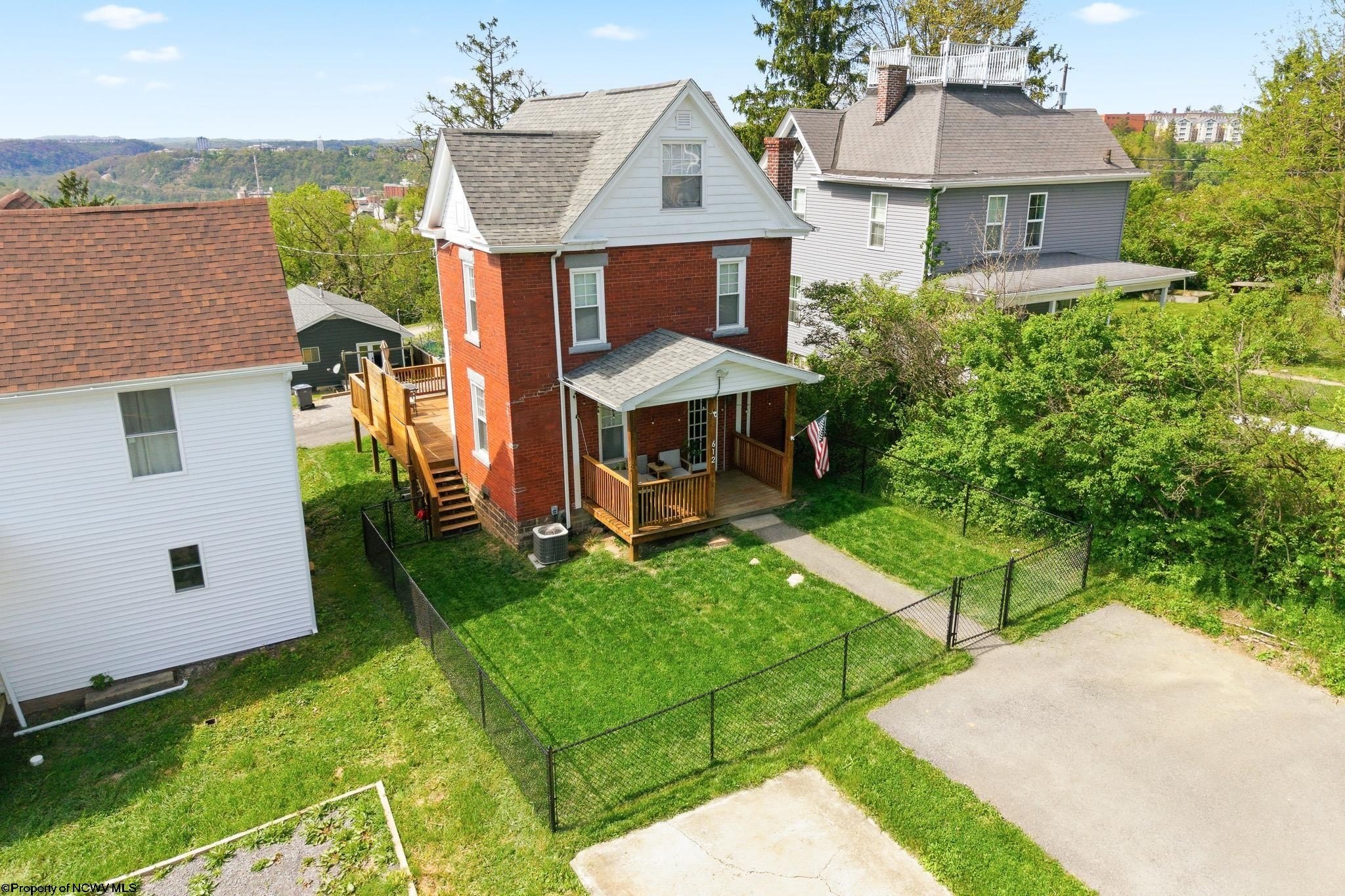 Single Family 3BR 1BA - 612 Clinton Avenue, Morgantown, WV