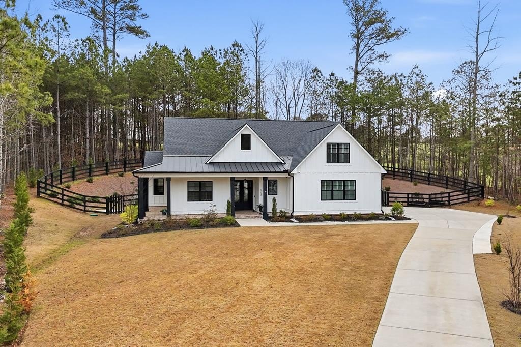 Single Family 4BR 4BA - 503 London Road, Ball Ground, GA