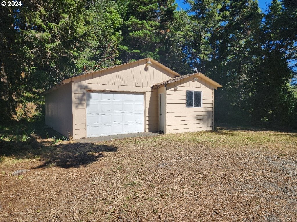 41565 Hwy 101  