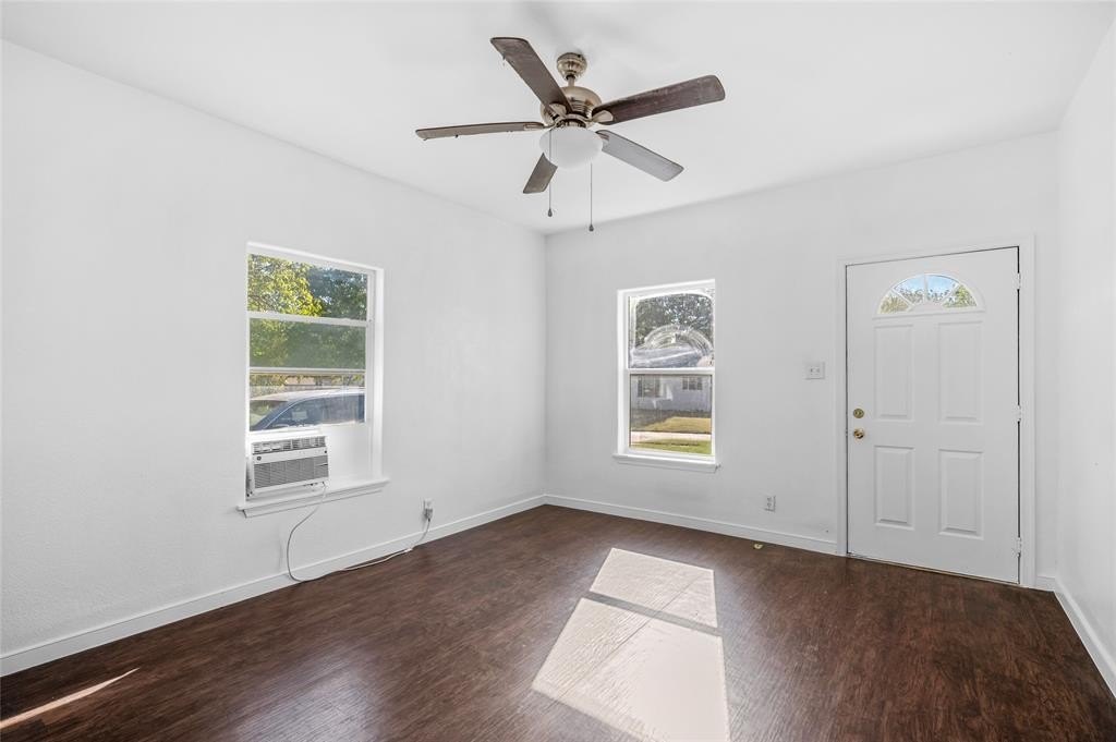 Single Family 3BR 2BA - 1417 E Chaffin Street, Sherman, TX