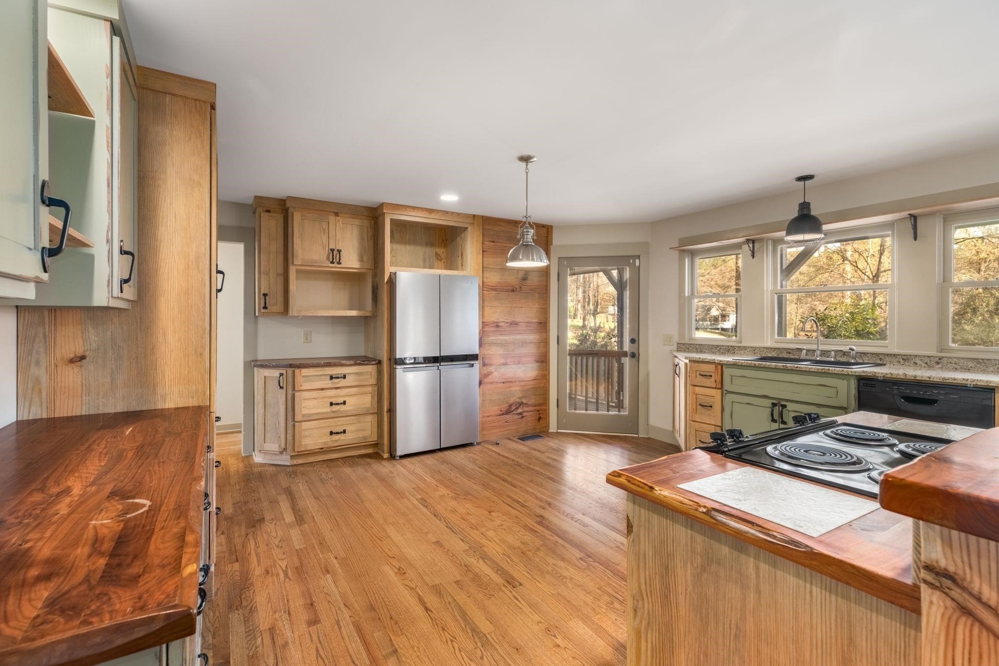Single Family 4BR 3BA - 1641 BENNETT SPRINGS DRIVE, Greensboro, GA