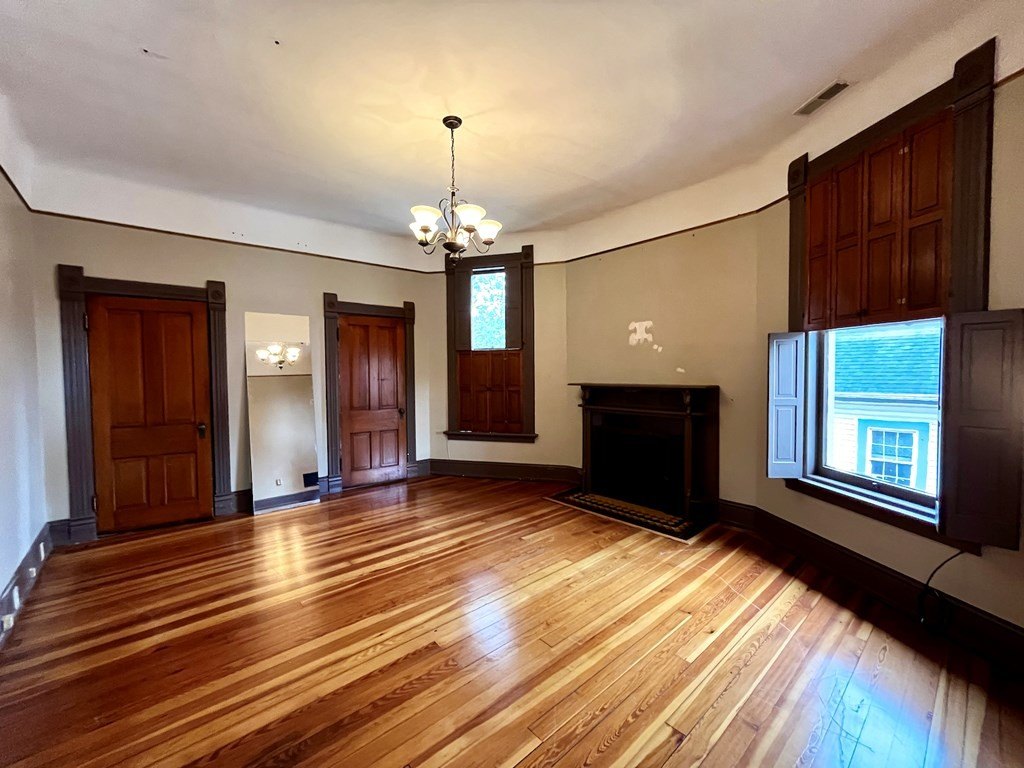 Single Family 4BR 2BA - 90 2ND ST, Chillicothe, OH