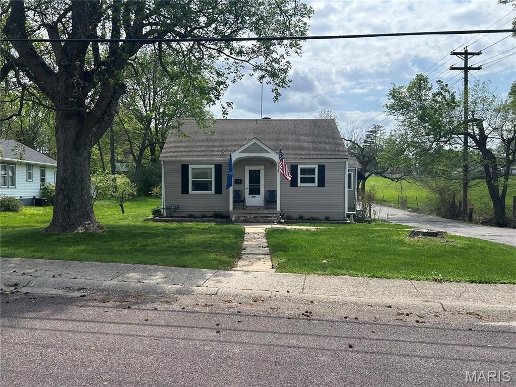Single Family 3BR 1BA - 530 Hall Street, Troy, MO