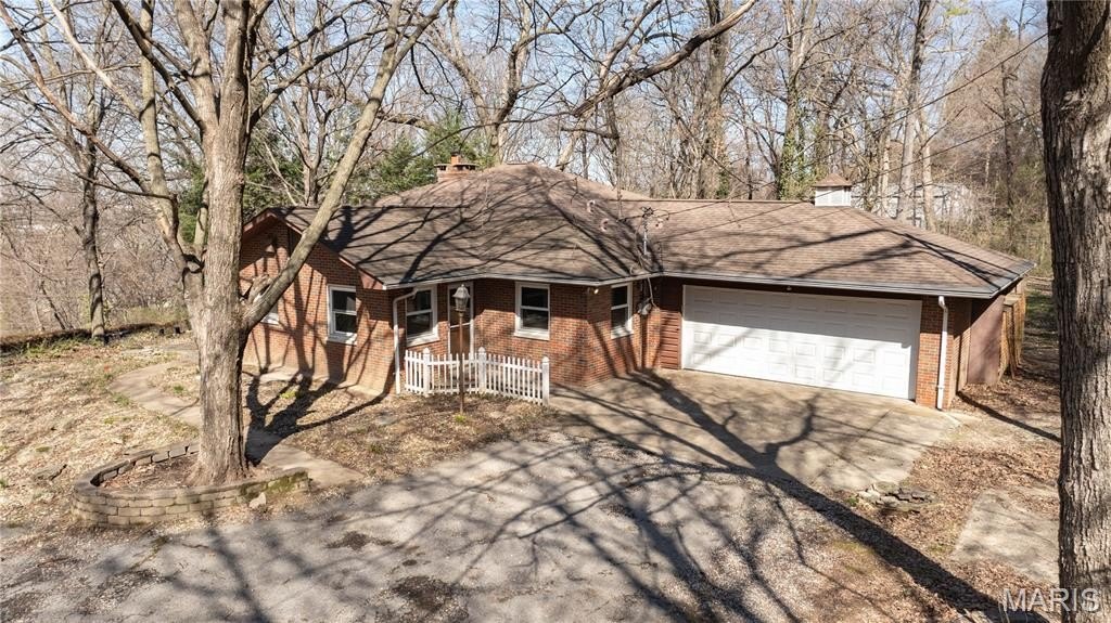 Single Family 2BR 2BA - 8908 Fair Oaks Lane, Fairview Heights, IL