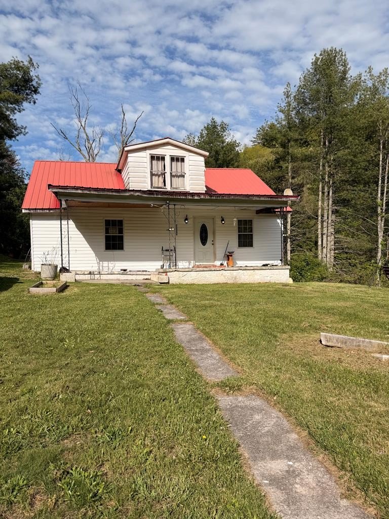 Single Family 4BR 1BA - 2784 MATOAKA ROAD, ROCK, WV