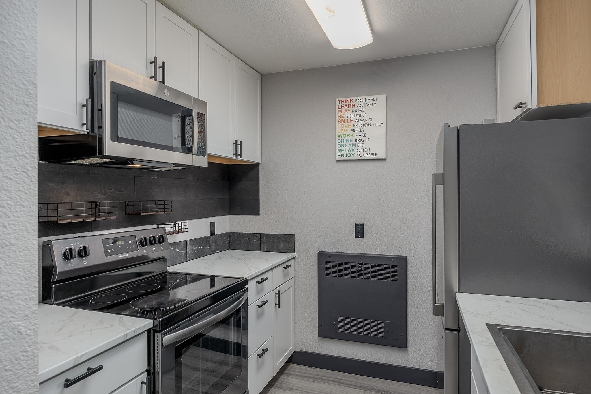 Single Family 4BR 2BA - 1421 KENT COURT, Fairbanks, AK