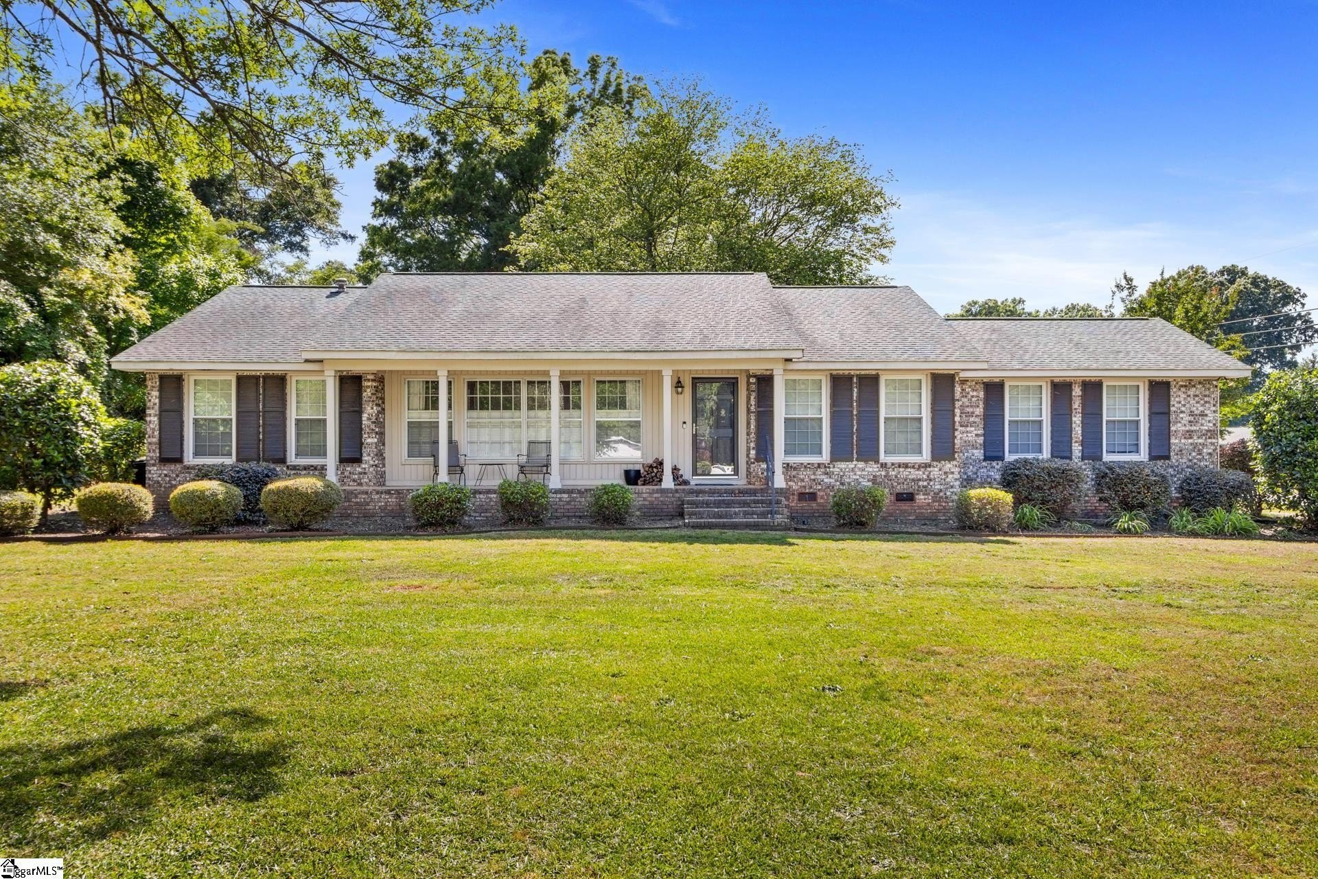 Single Family 4BR 3BA - 100 Sumter Street, Clinton, SC