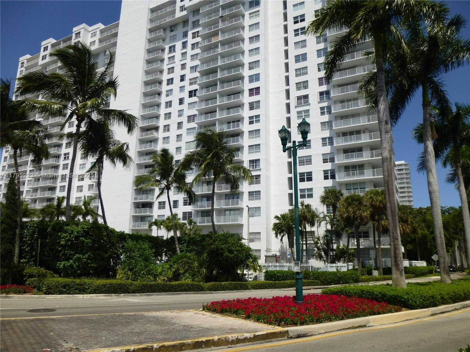 Condo 2BR 2BA - 2801 NE 183rd St, Aventura, FL
