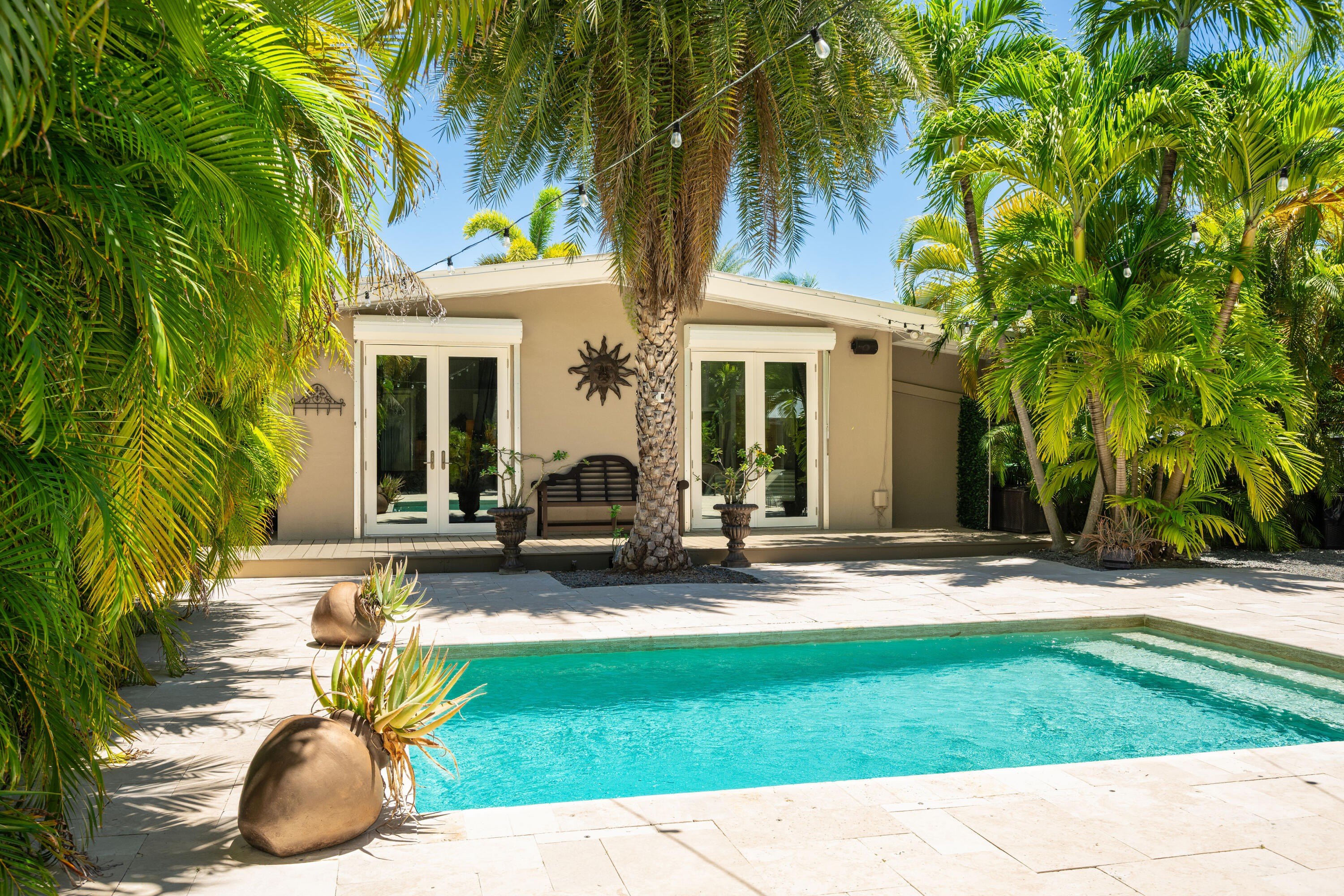 Single Family 4BR 3BA - 1516 17th Terrace, Key West, FL