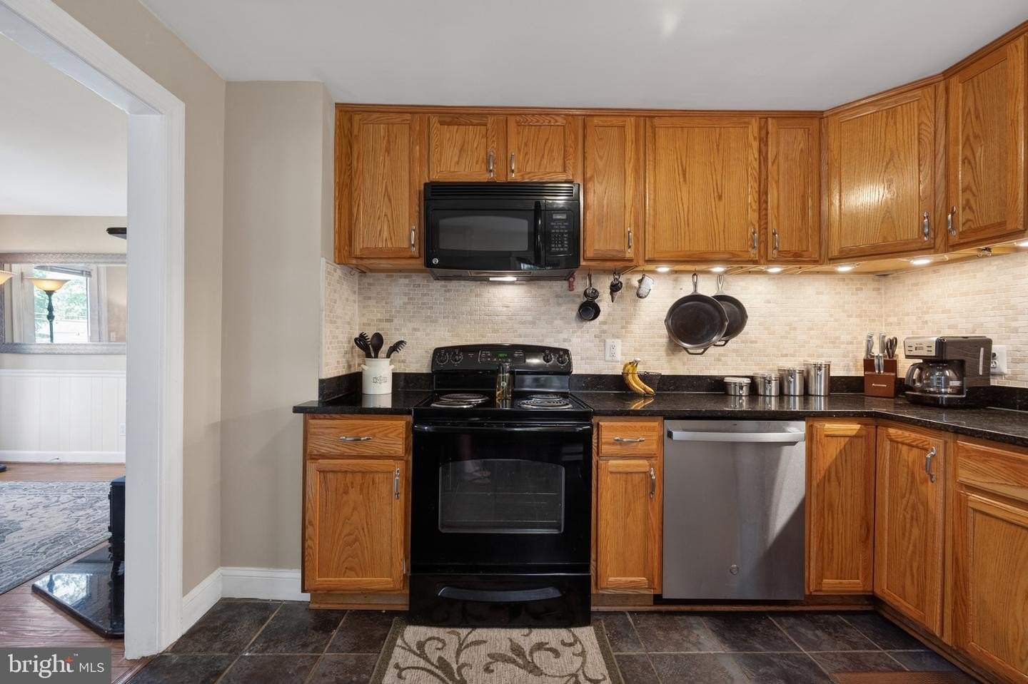 Single Family 2BR 1BA - 10429 OLD COLCHESTER RD, LORTON, VA