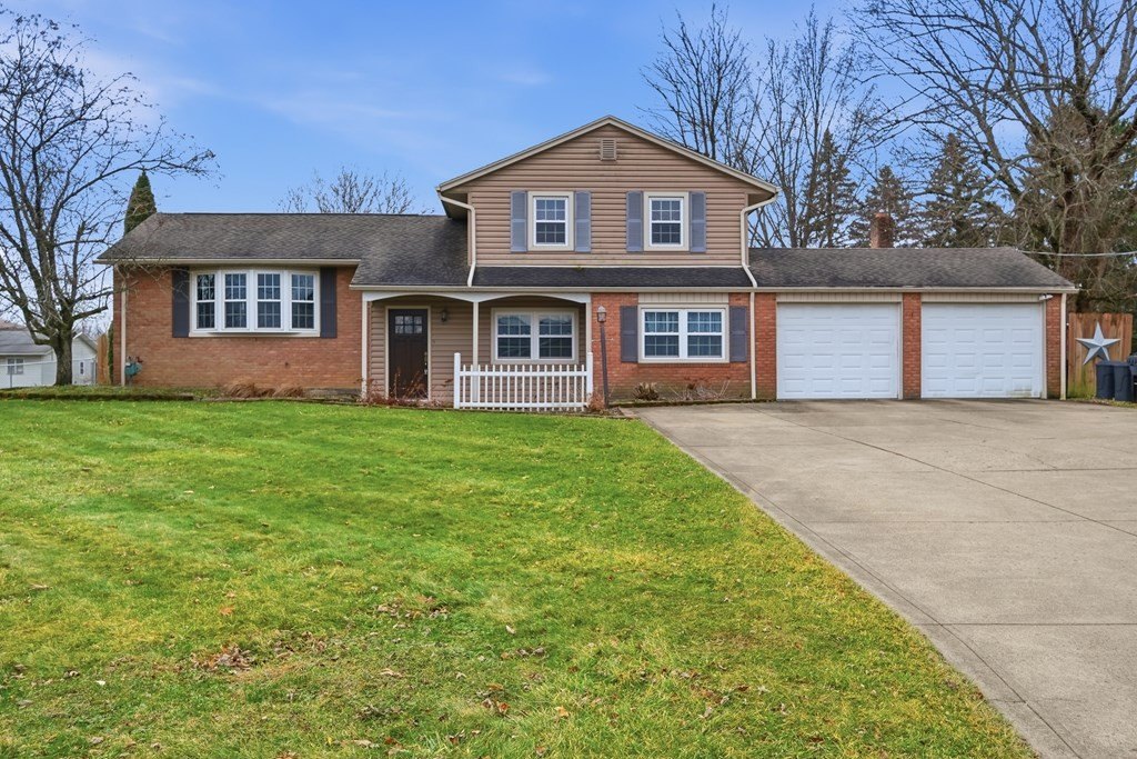 Single Family 4BR 2BA - 635 Karlson Drive, Mansfield, OH