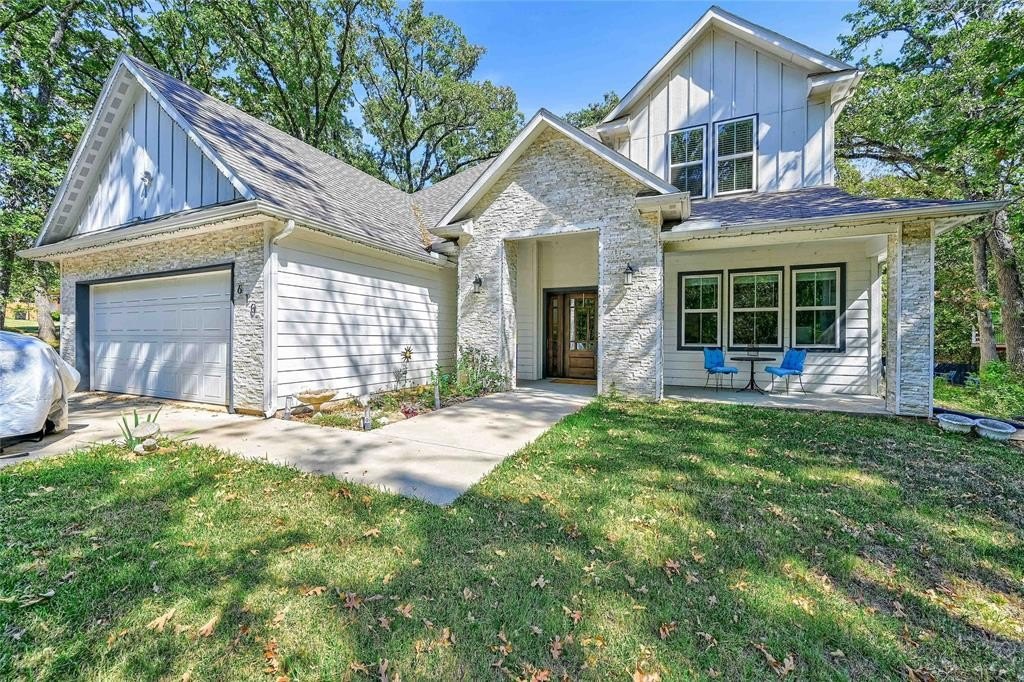Single Family 4BR 3BA - 610 Deleon Street, Denison, TX