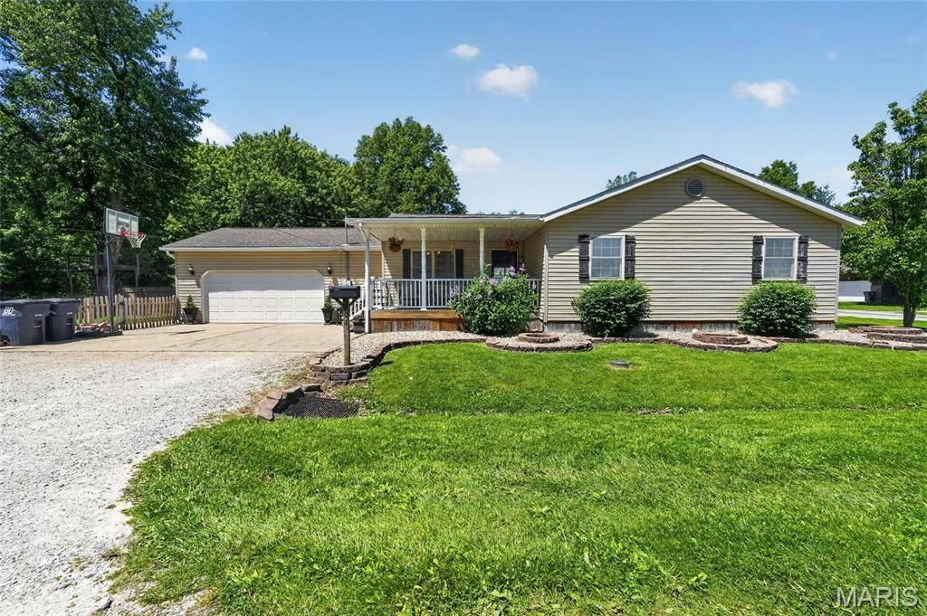 Single Family 3BR 2BA - 701 Mill Street, Mount Olive, IL