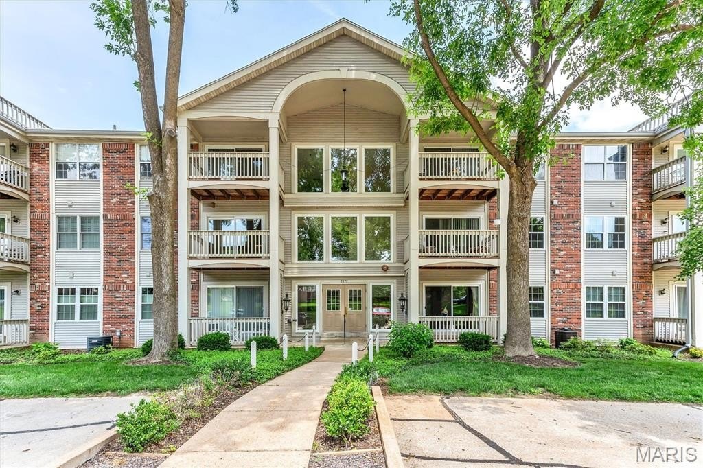 Condo 2BR 2BA - 5375 N Kenrick Parke Drive, St Louis, MO