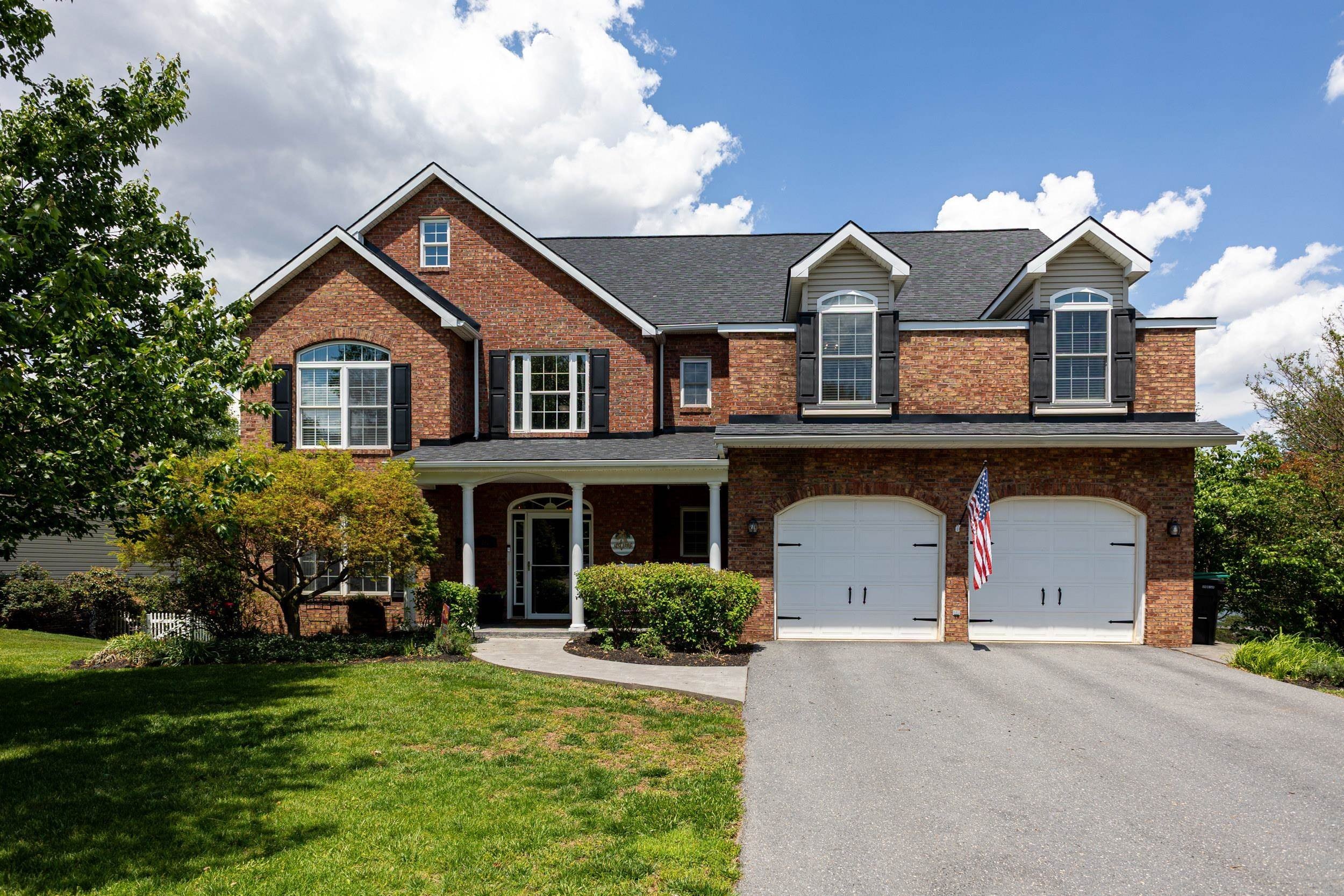 Single Family 5BR 5BA - 240 NORTHVIEW DR, DAYTON, VA