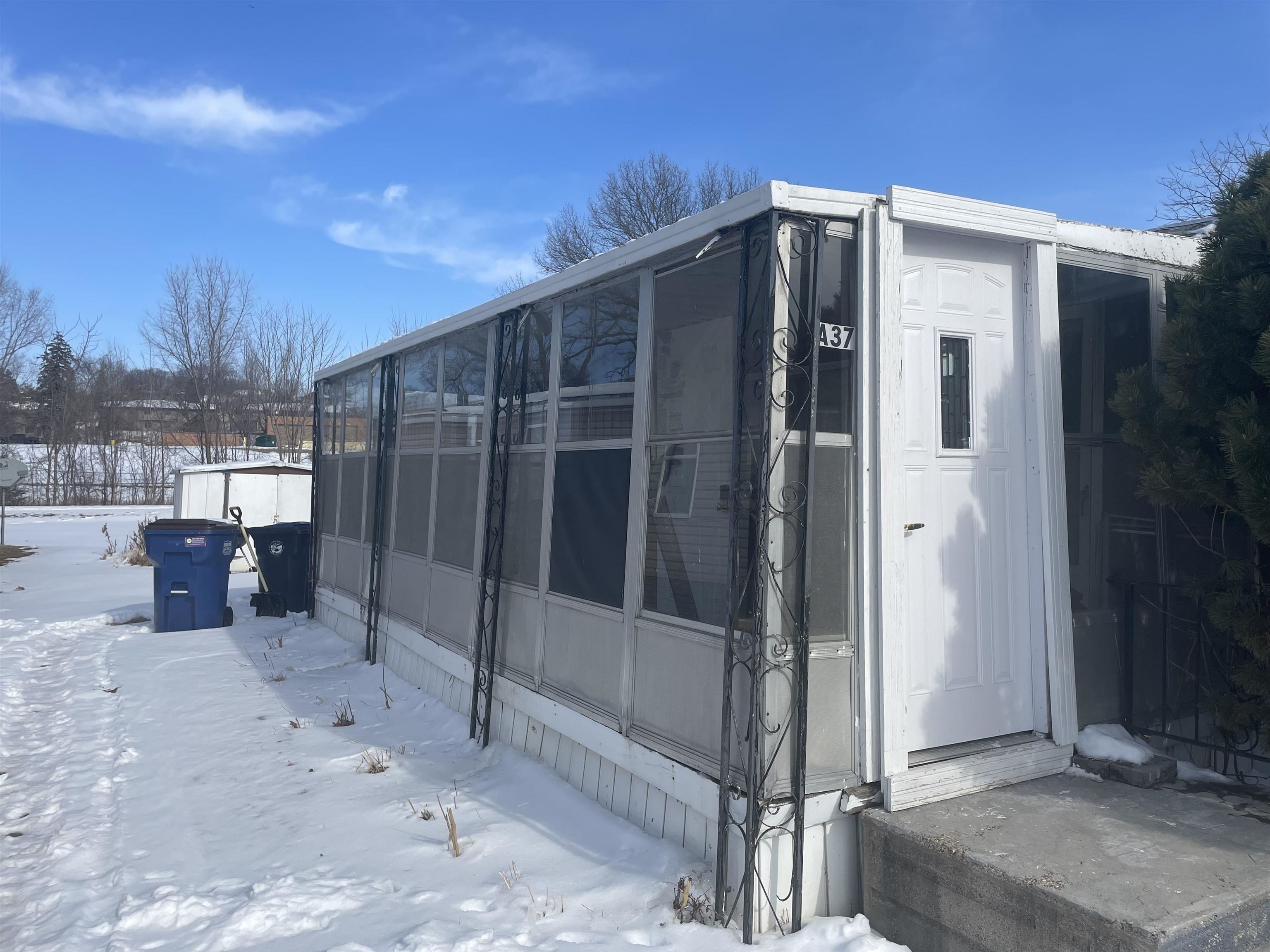 Manufactured Housing 2BR 2BA - 1025 S Oak Avenue, Onalaska, WI