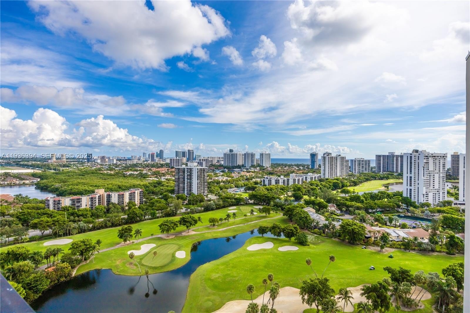 Condo 2BR 2BA - 20379 W Country Club Dr, Aventura, FL