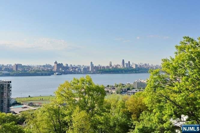 Co-op 2BR 2BA - 1 Horizon Road 605, Fort Lee, NJ