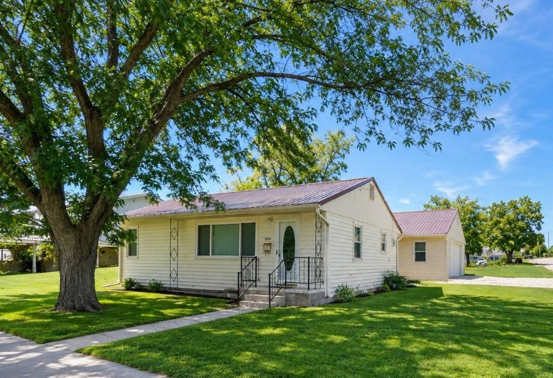 Single Family 2BR 1BA - 500 S 3rd St, Lincoln, KS