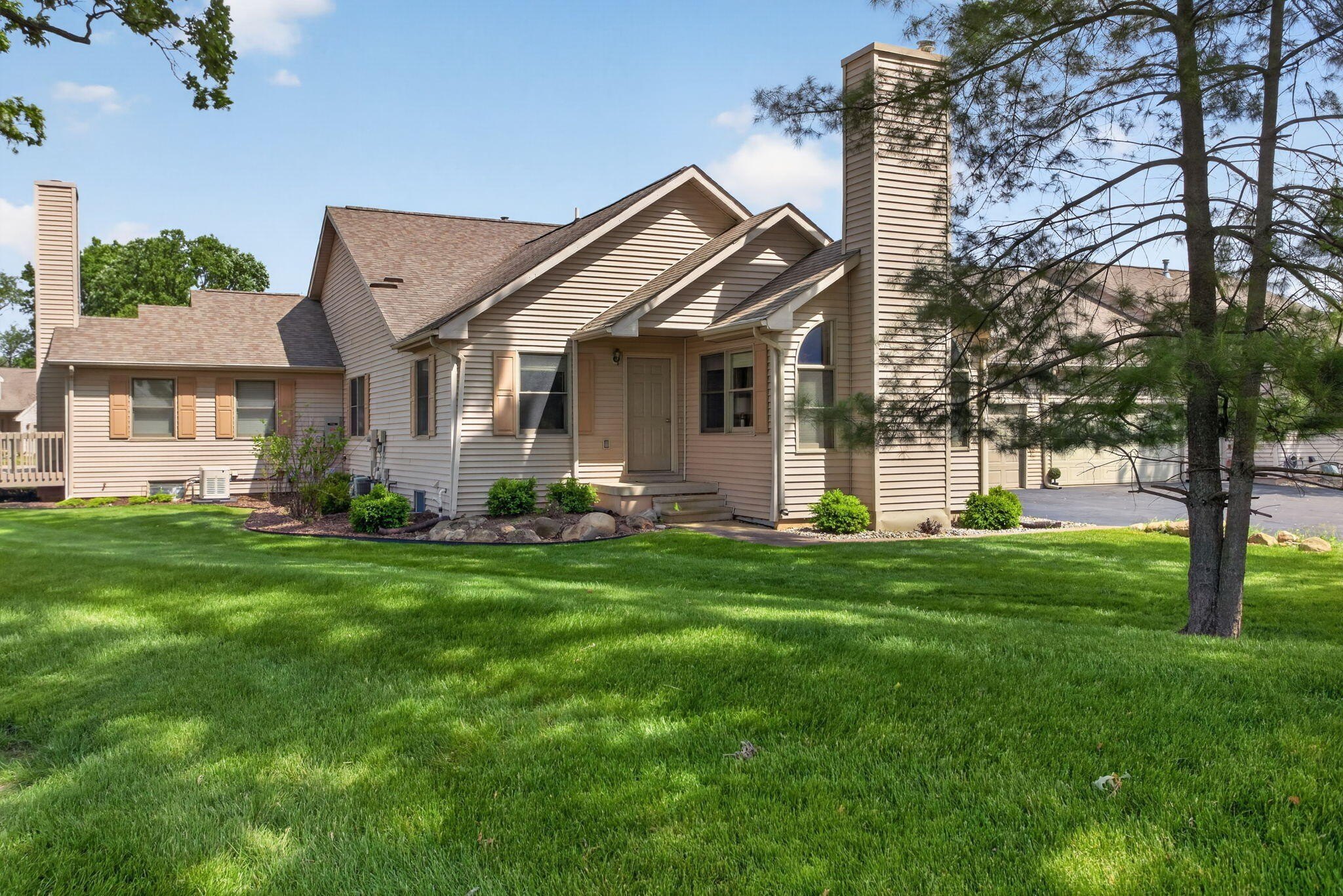 Condo 2BR 2BA - 4297 Fairway Lane, Jackson, MI