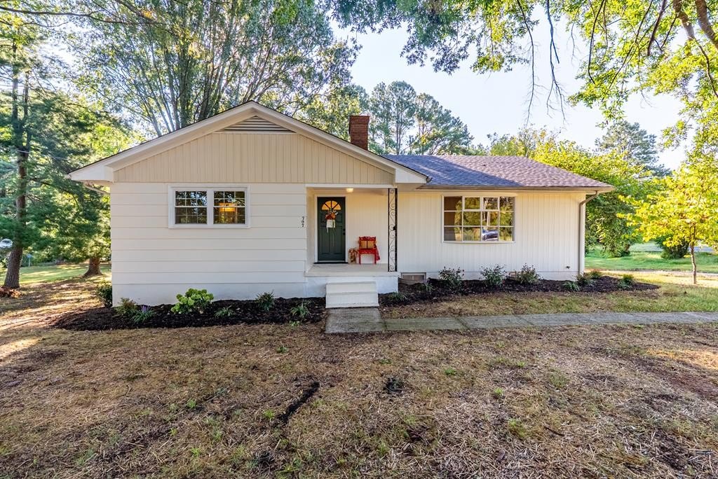 Single Family 3BR 2BA - 707 Milnwood, Farmville, VA