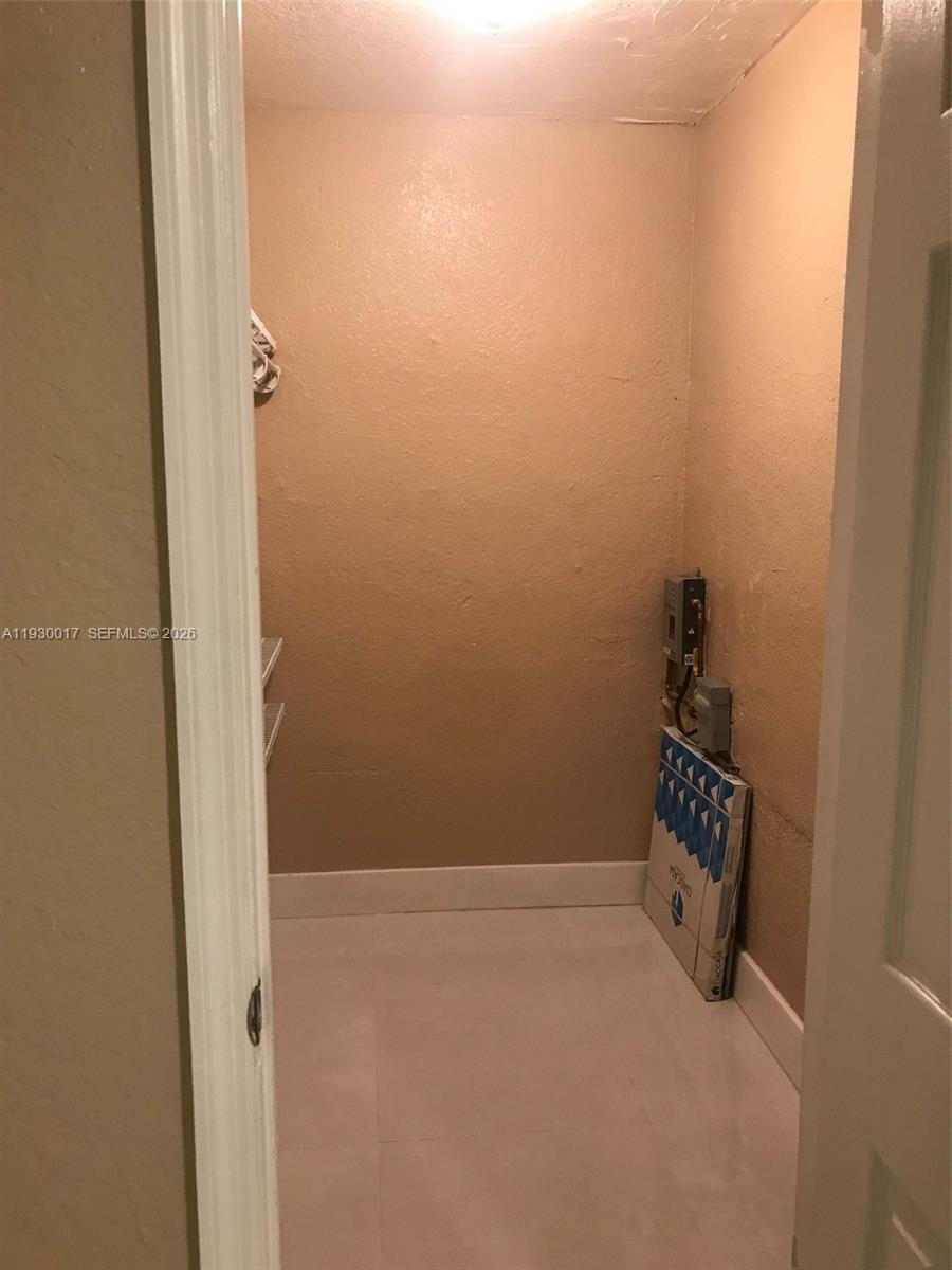 Condo 1BR 1BA - 4550 SW 67th Ave, Miami, FL
