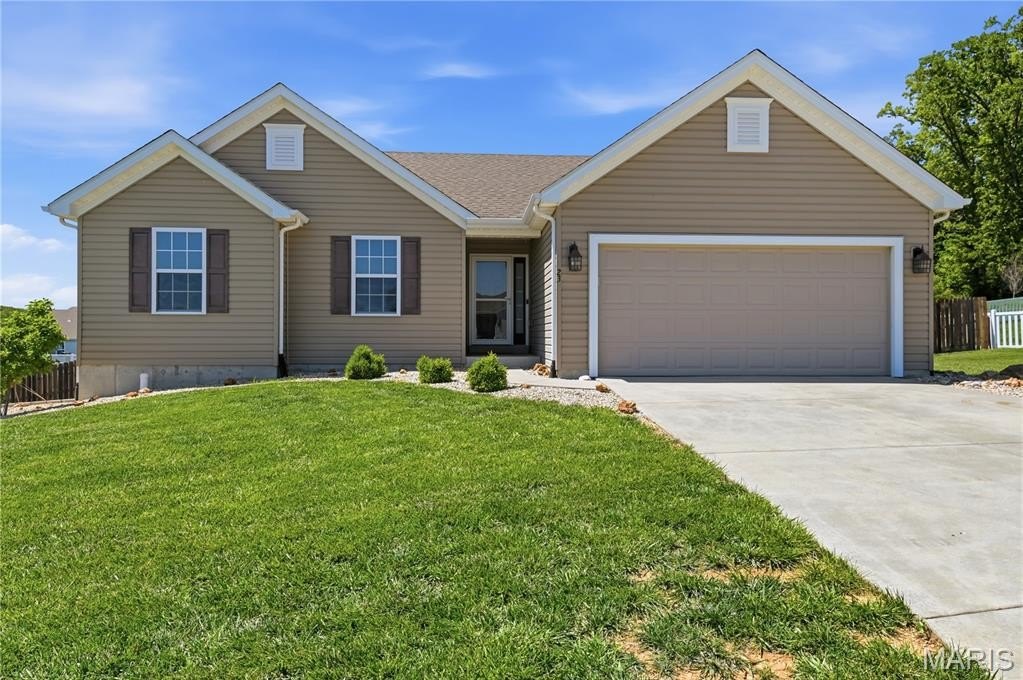 Single Family 3BR 2BA - 23 Hollow Tree Court, Winfield, MO