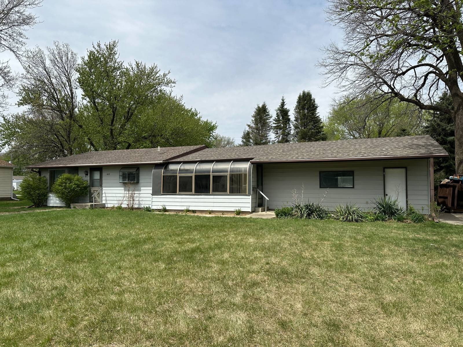 Single Family 3BR 2BA - 412 E Hughson St, Randolph, NE