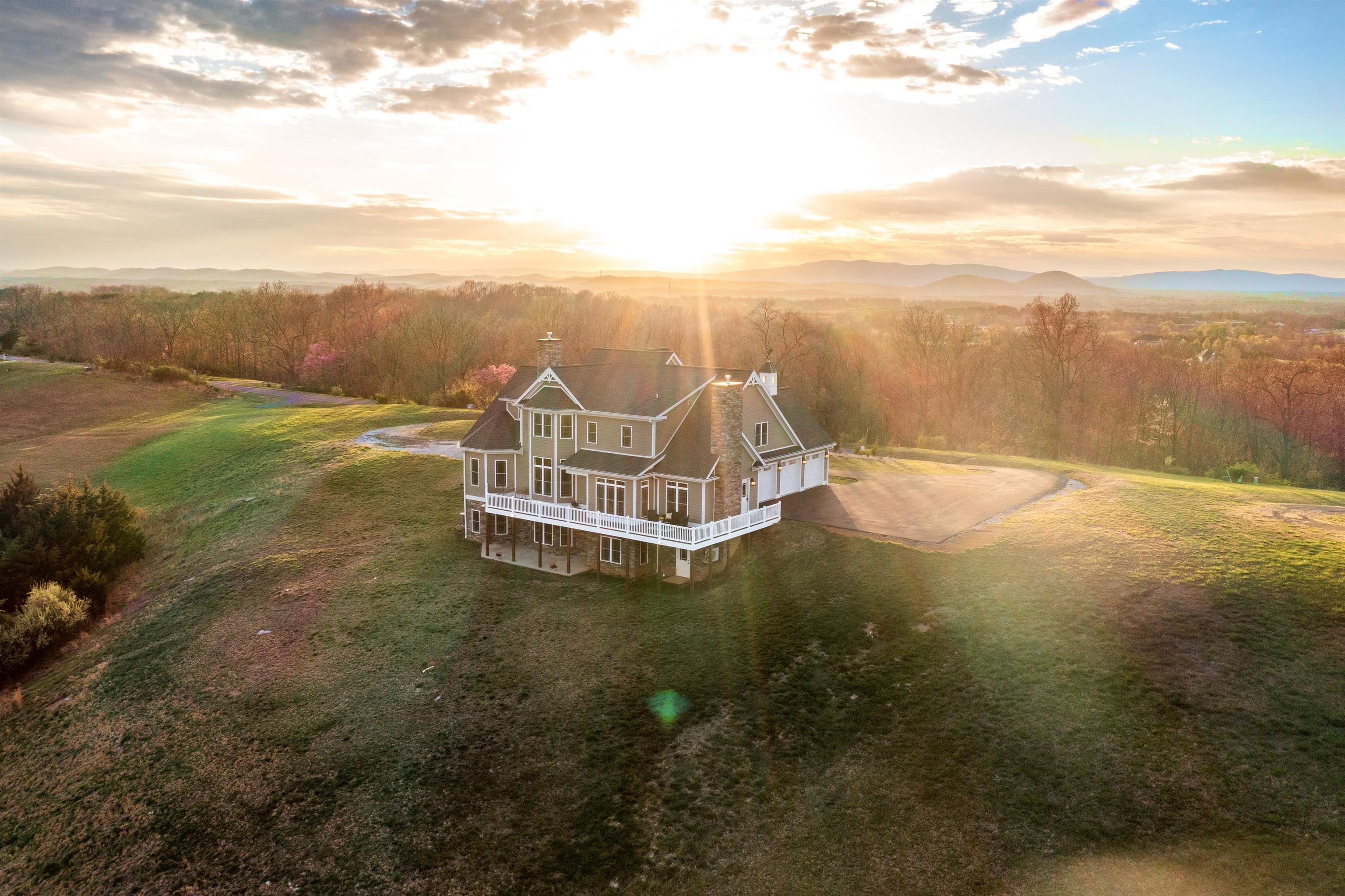 Single Family 6BR 9BA - 243 BARRENRIDGE RD, STAUNTON, VA