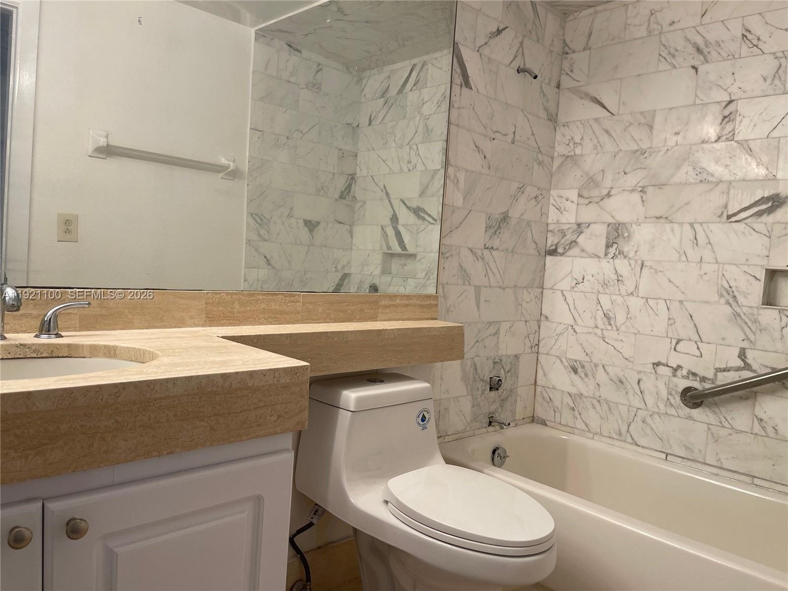 Condo 1BA - 700 Biltmore Way, Coral Gables, FL