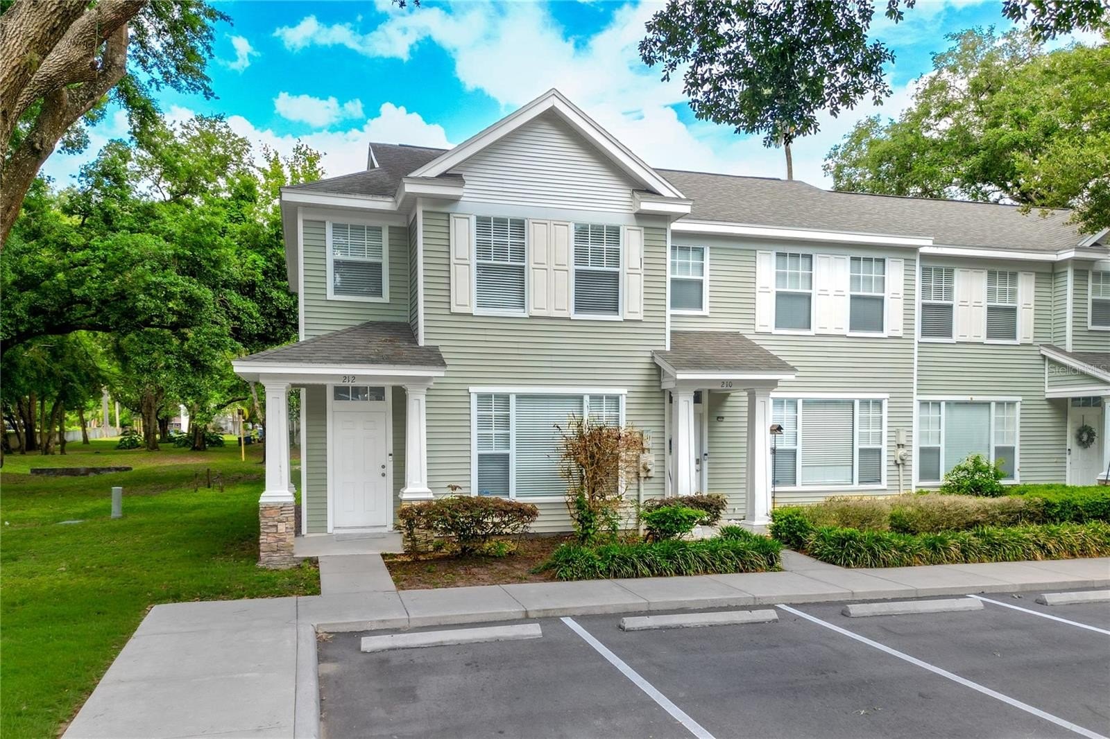 212 Golden Pond Ct  