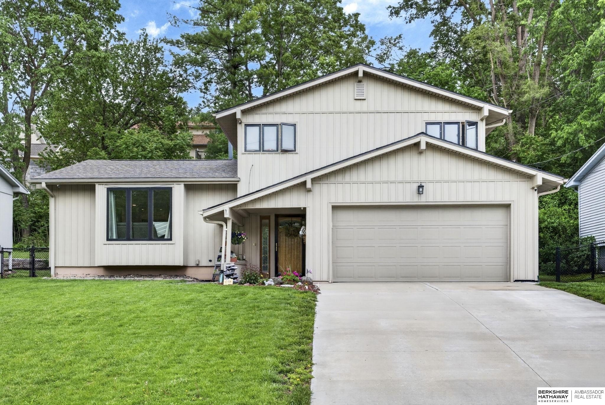 Single Family 3BR 3BA - 617 Frank Street, Council Bluffs, IA