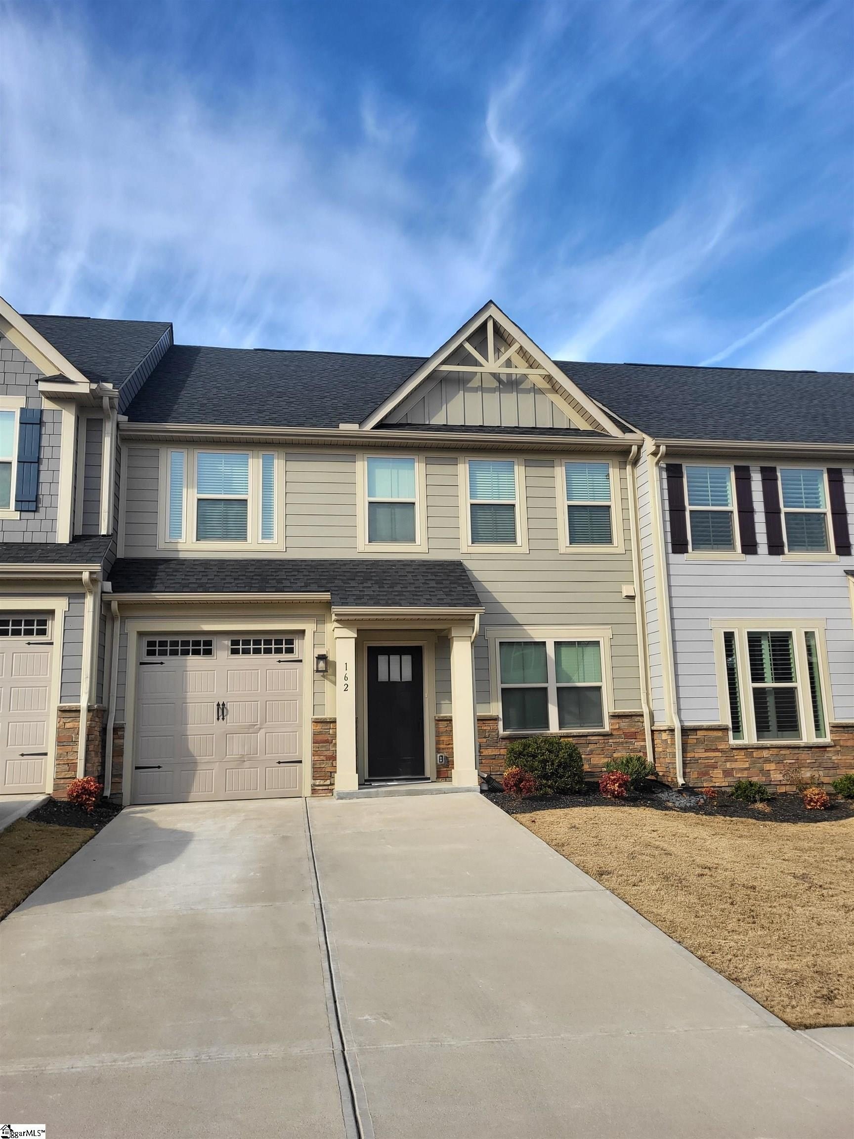 Single Family 3BR 3BA - 162 Moss Hollow Way, Simpsonville, SC