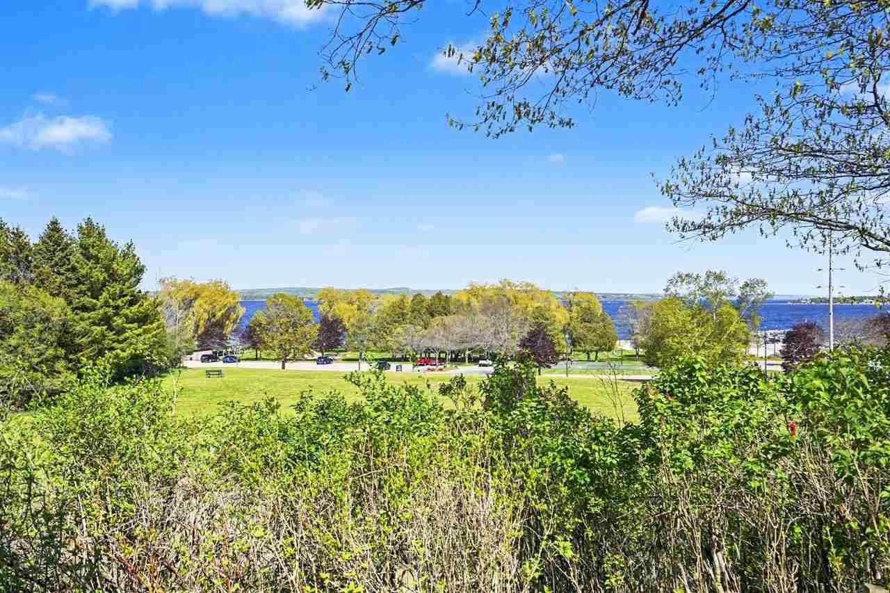 Single Family 3BR 2BA - 106 Overlook, Charlevoix, MI