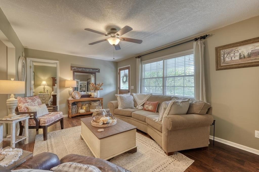 Single Family 3BR 2BA - 2726 Deer Run Drive, Hiawassee, GA